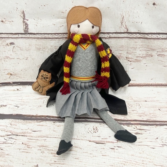 ISO (in search of) hermione pottery barn 17" doll - Picture 2 of 2